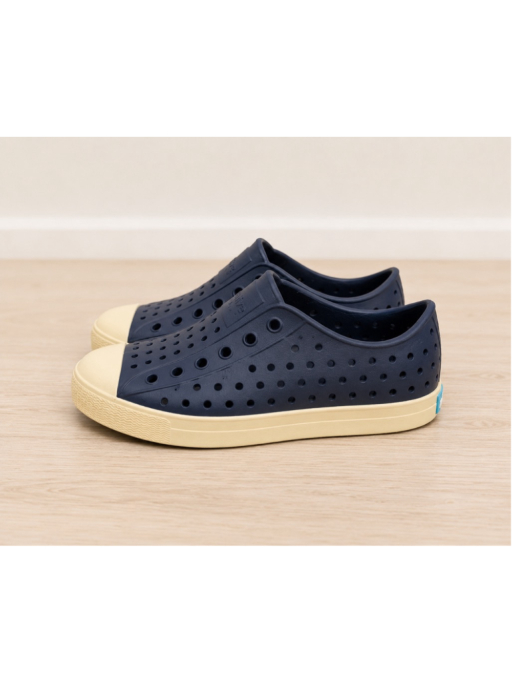Native Jefferson Kids Slip-On Shoes Navy Cream‎ Size C8 - Picture 3 of 5